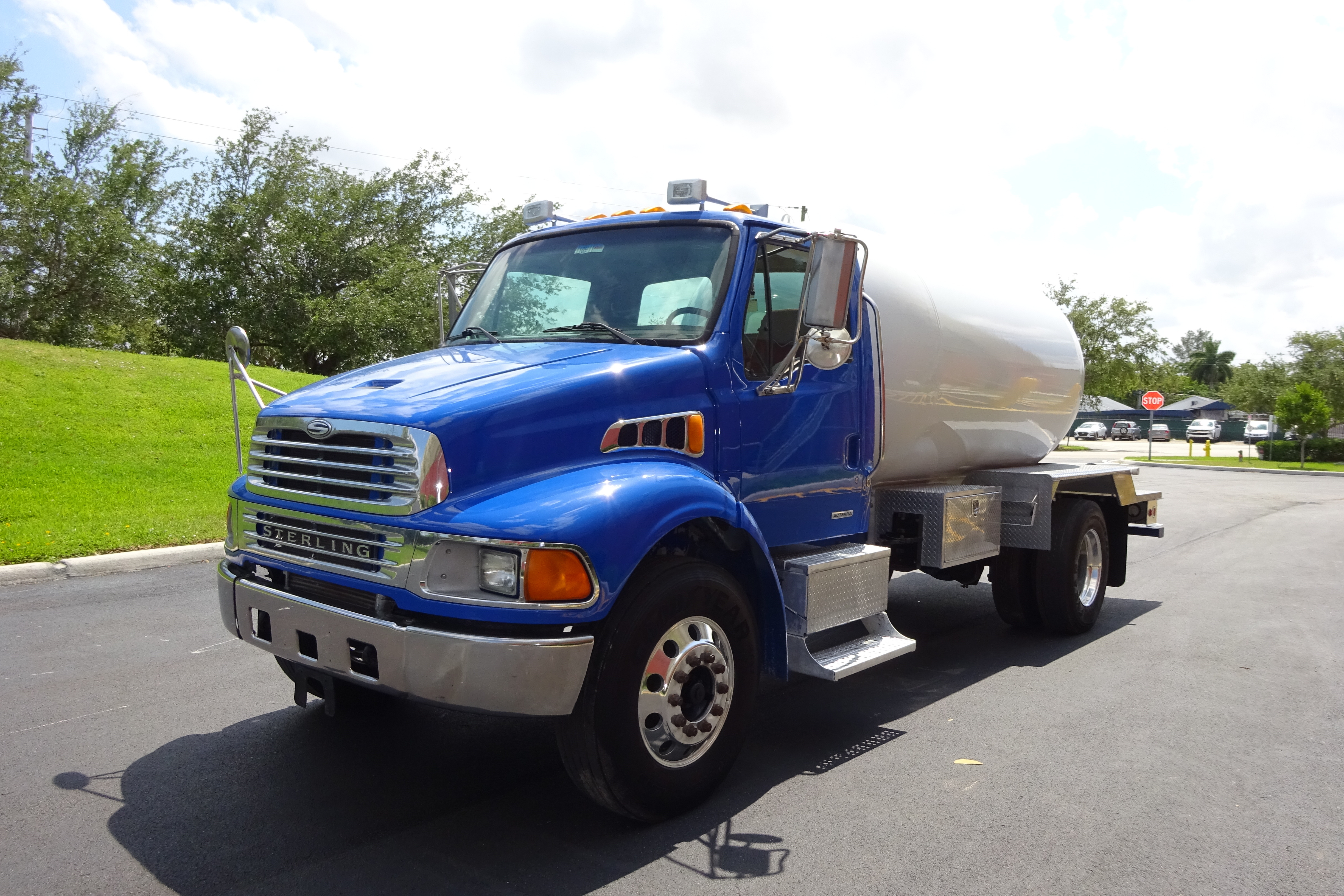2004 STERLING ACTERRA in Miami, FL