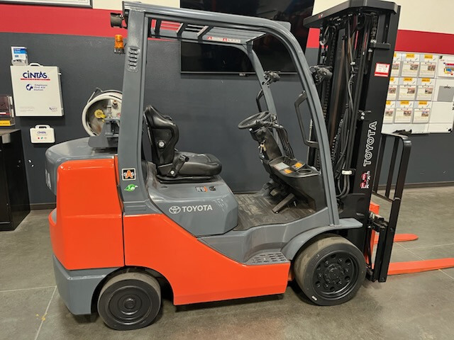 2015 Toyota Material Handling 8FGCU32 in Mira Loma, CA