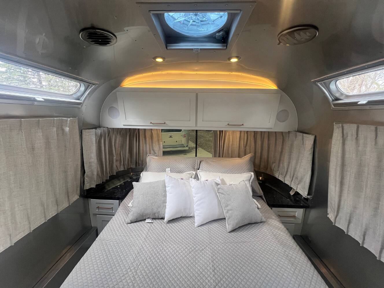 A photo of this 2023 Airstream CLASSIC 33FB