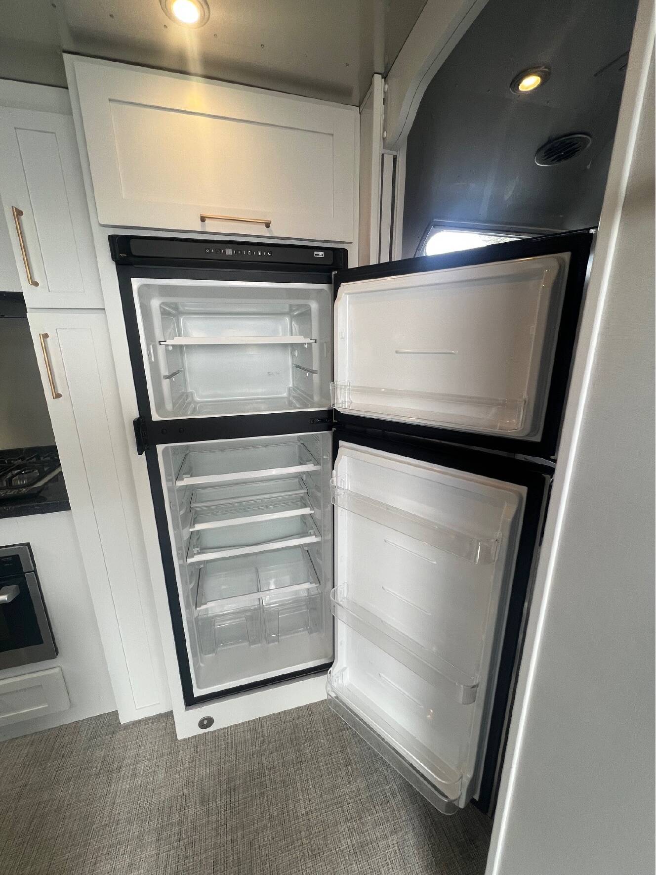 A photo of this 2023 Airstream CLASSIC 33FB