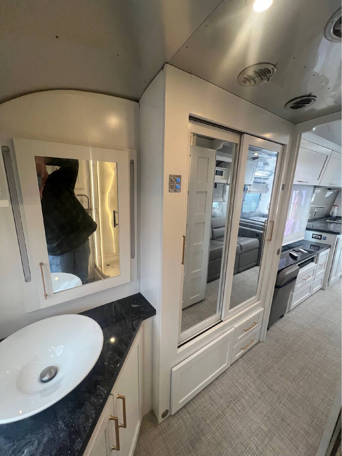 A photo of this 2023 Airstream CLASSIC 33FB