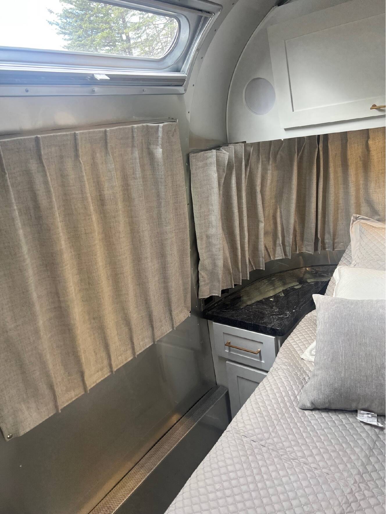 A photo of this 2023 Airstream CLASSIC 33FB