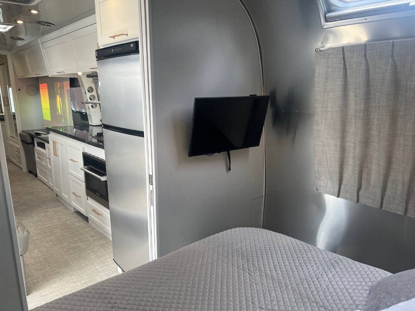 A photo of this 2023 Airstream CLASSIC 33FB