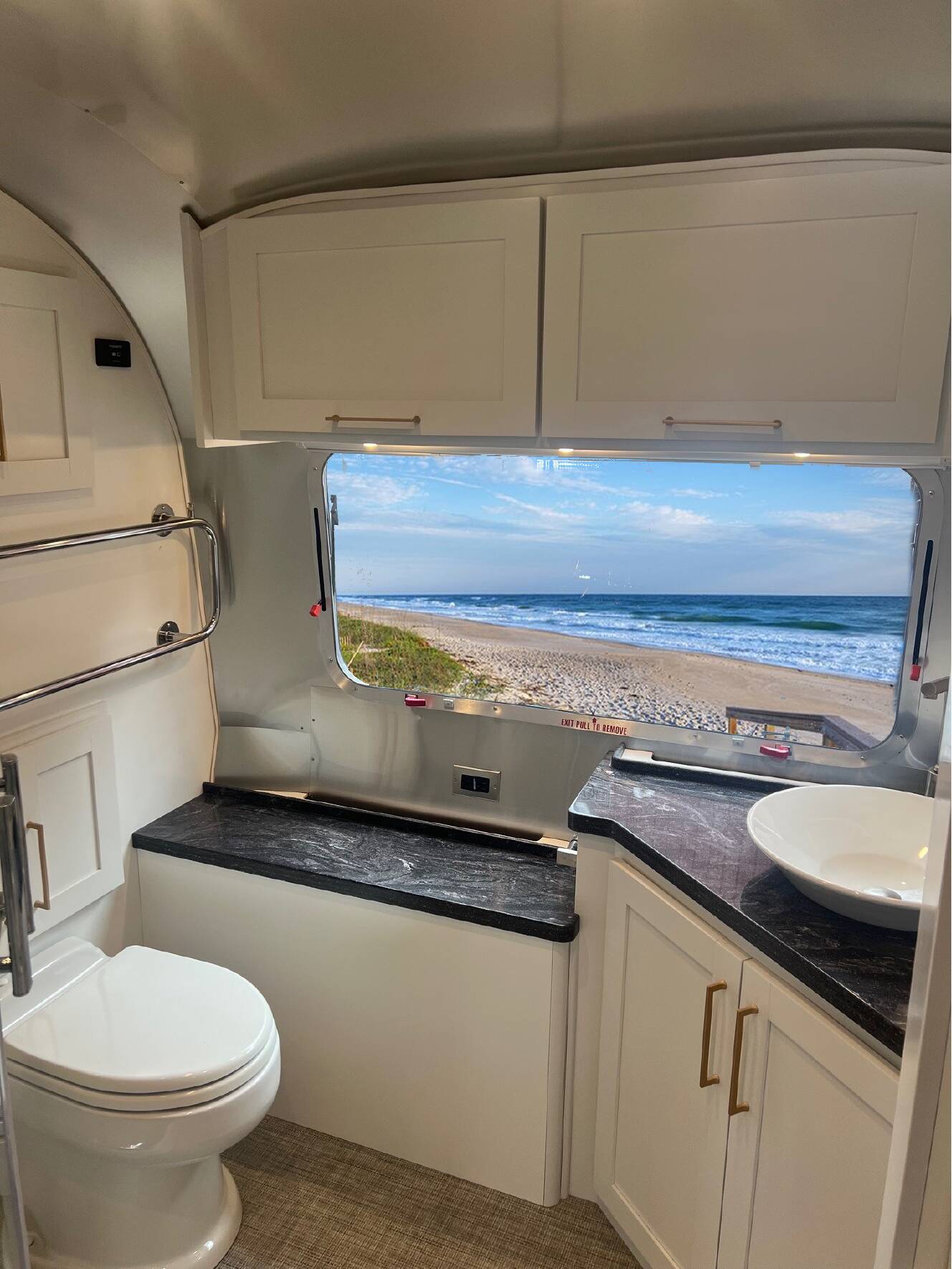 A photo of this 2023 Airstream CLASSIC 33FB