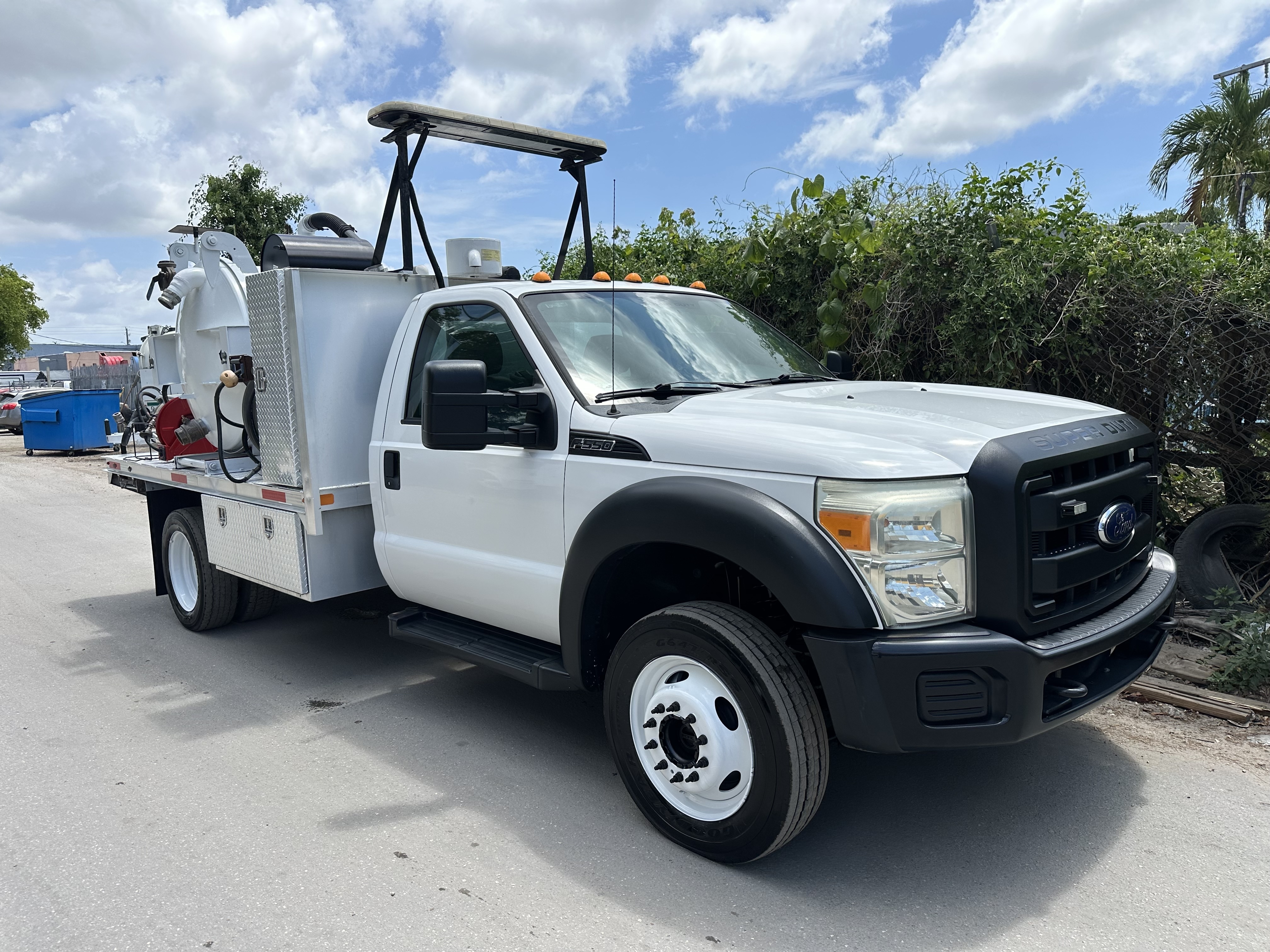2015 FORD F550 in Miami, FL