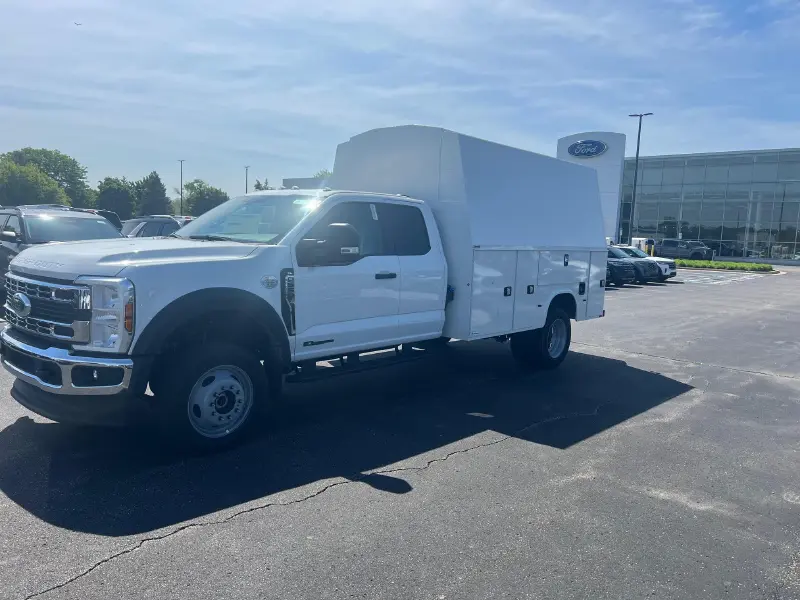 2025 FORD F550