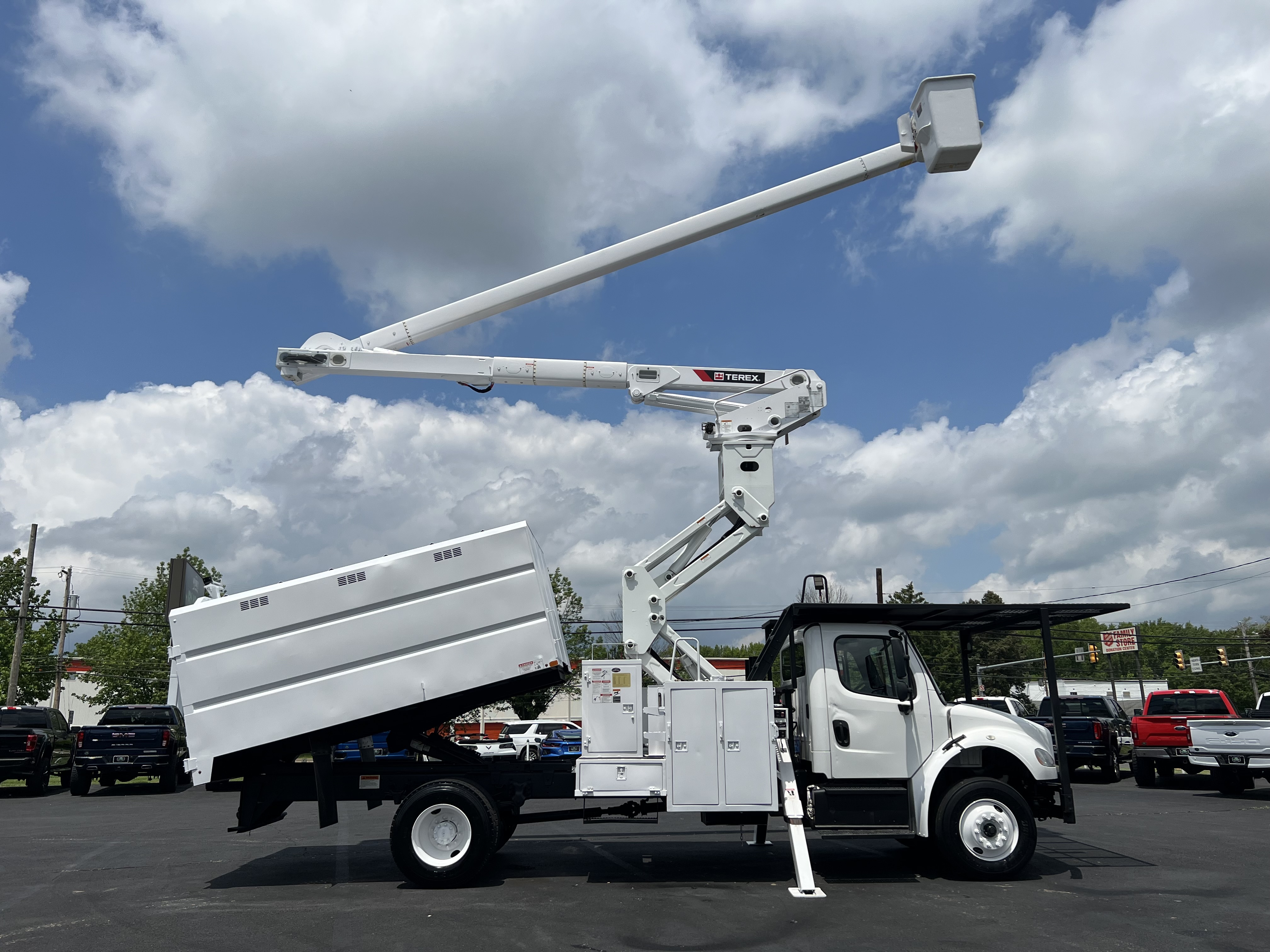 2017 FREIGHTLINER BUSINESS CLASS M2 106 in Fairless Hills, PA