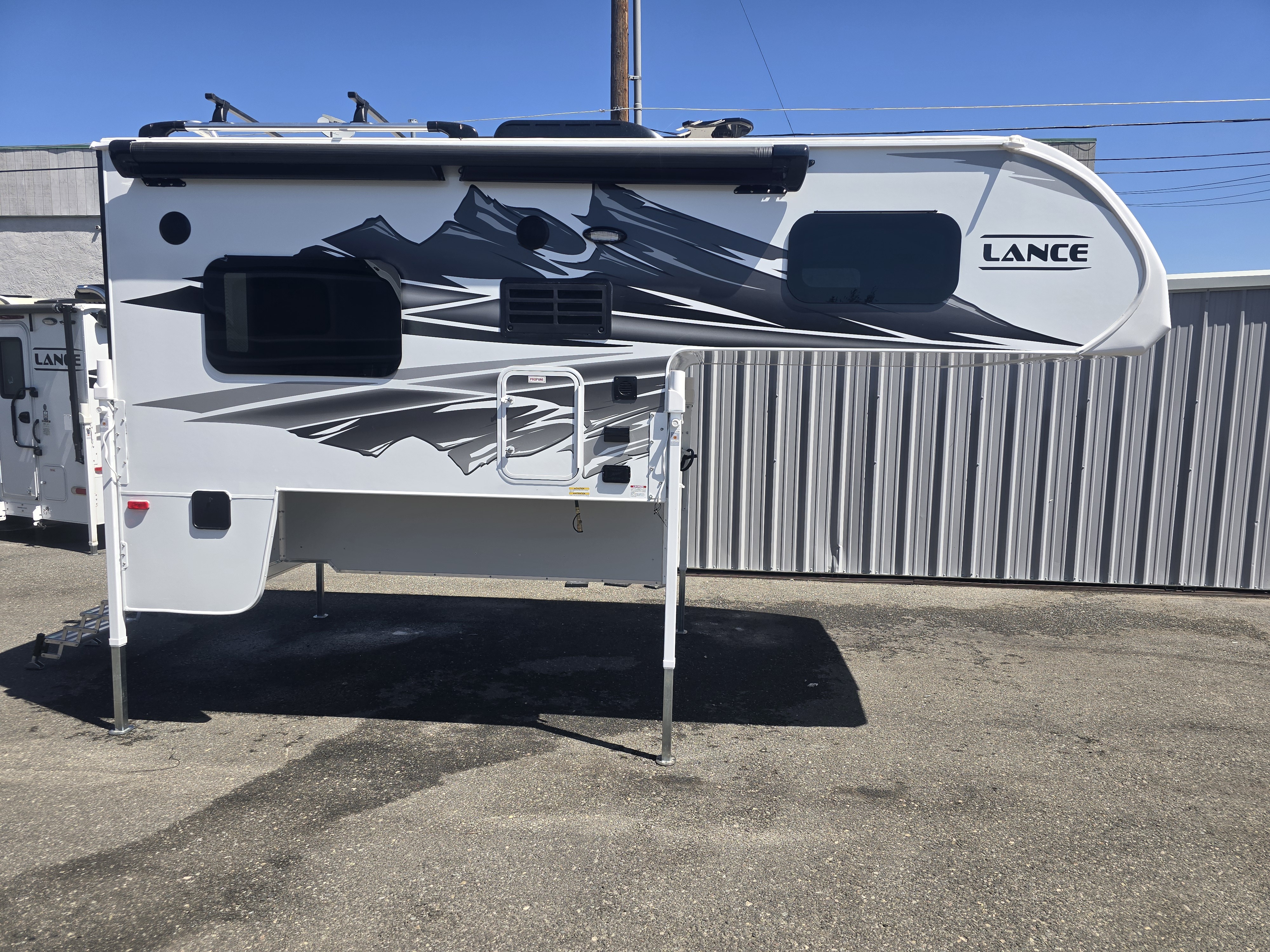 2026 Lance TRUCK CAMPER SHORT BED 865 in carson city NV