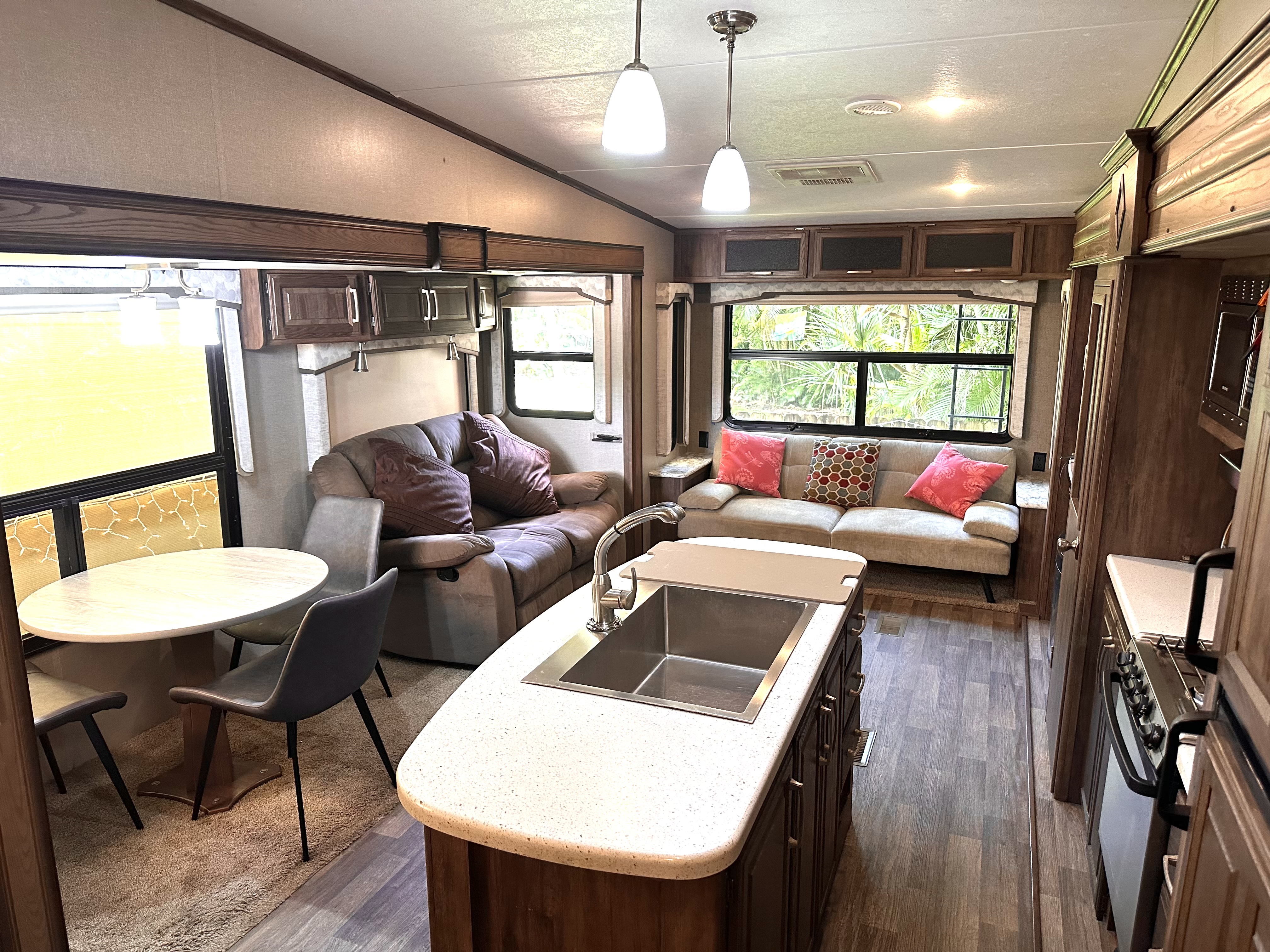 2017 Keystone COUGAR 333MKS in plantation FL