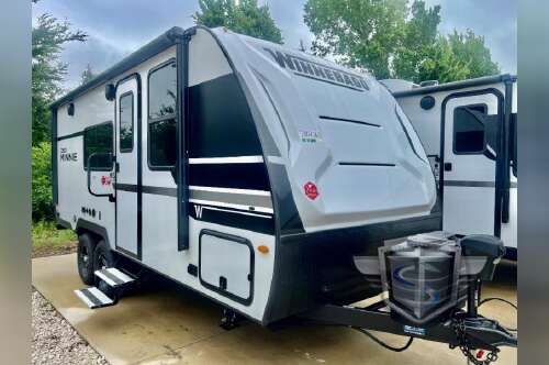 2025 Winnebago Micro Minnie 2108FBS in navasota TX