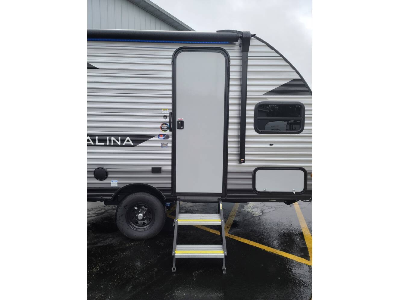 A photo of this 2025 Coachmen Catalina 134RKX
