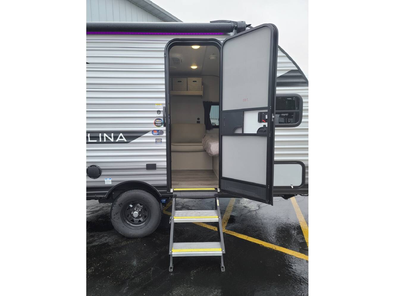 A photo of this 2025 Coachmen Catalina 134RKX