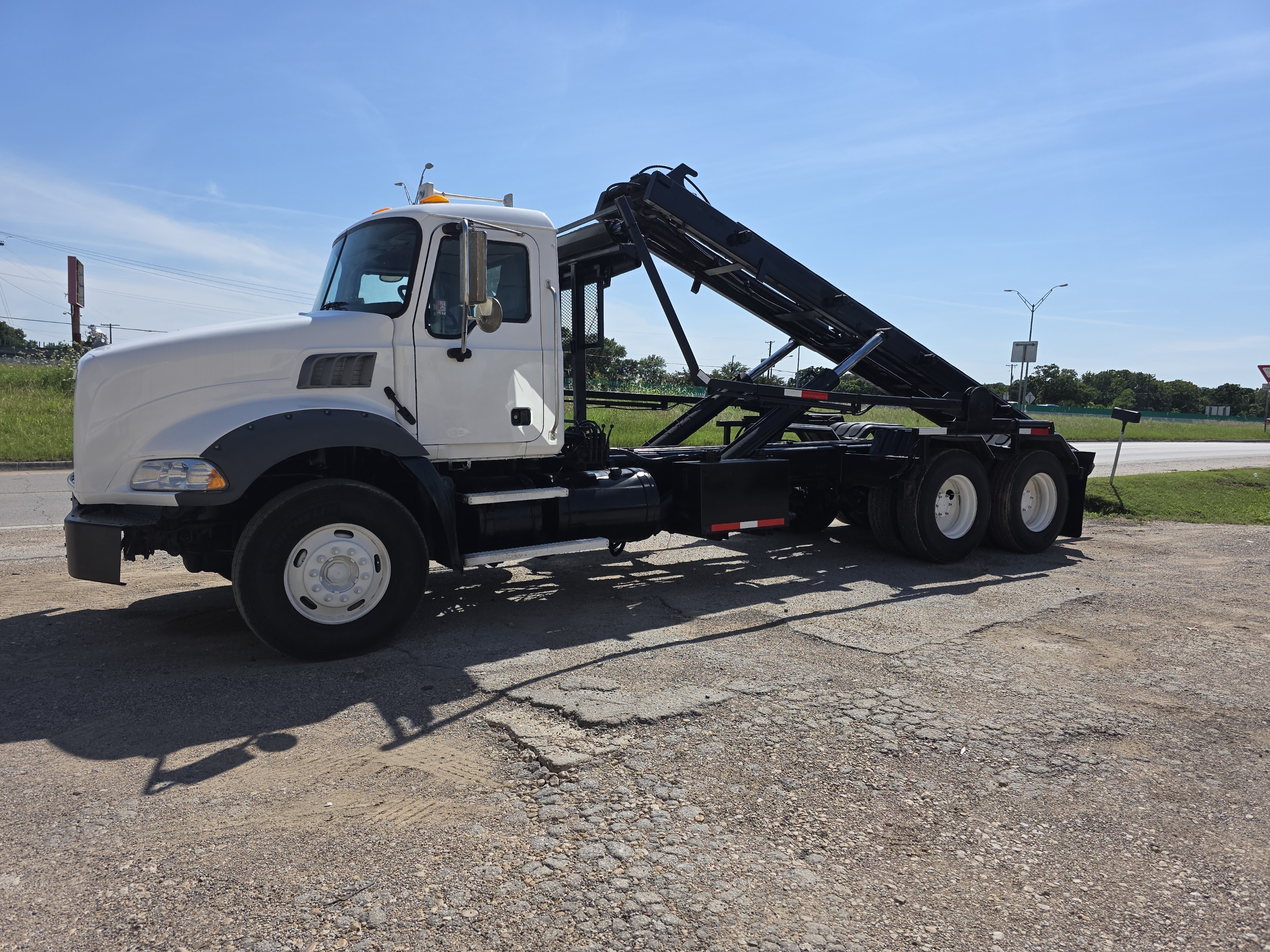 2007 MACK GRANITE CT713 in Dallas, TX