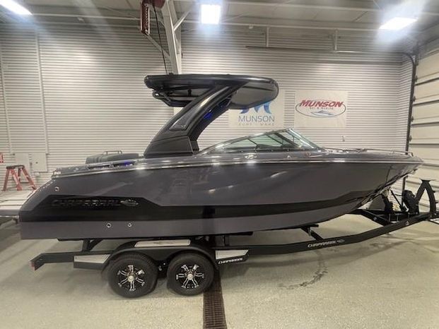 2025 Chaparral 2870 SSX Bowrider Boat boat