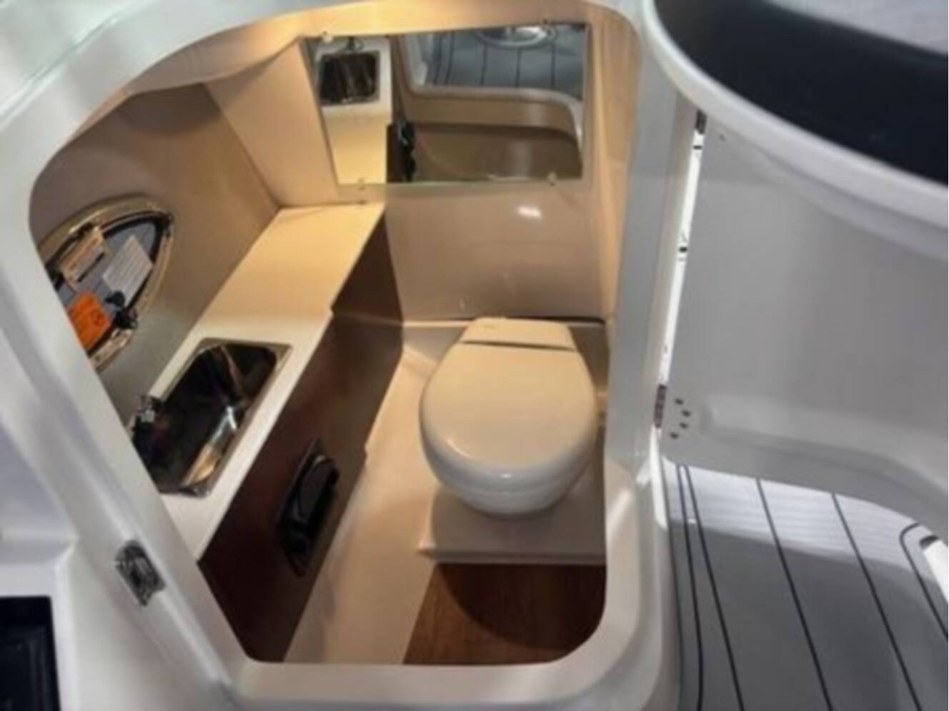 A photo of this 2025 Chaparral 2870 SSX