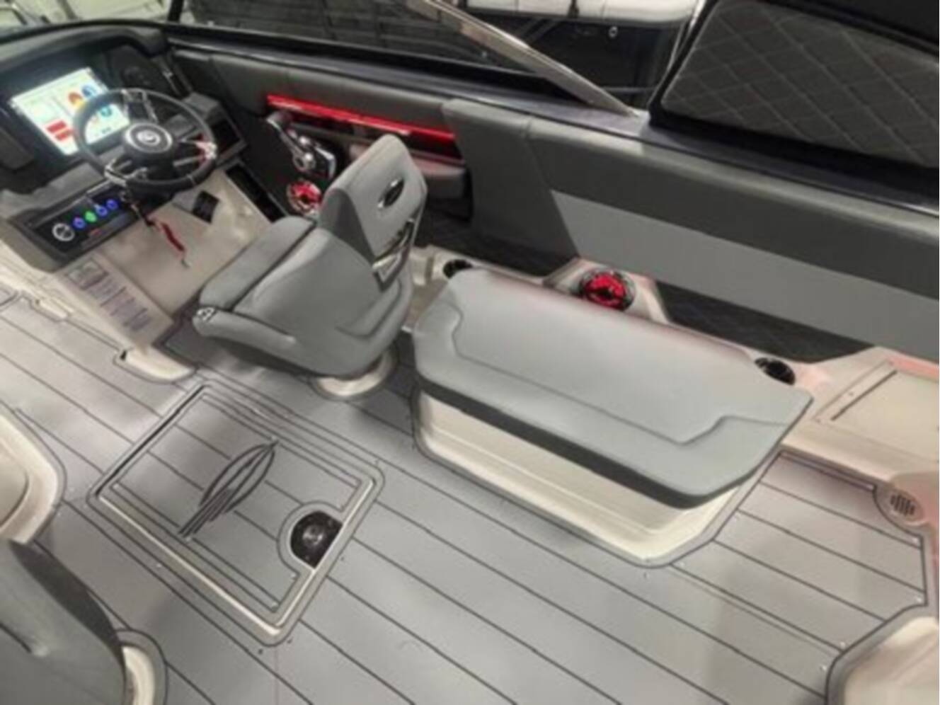 A photo of this 2025 Chaparral 2870 SSX