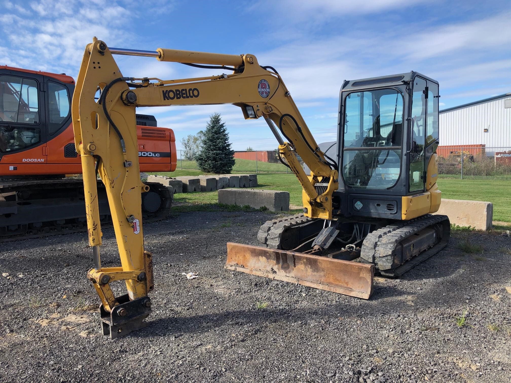Kobelco SK75SR-7 Excavator Walk Round - YouTube