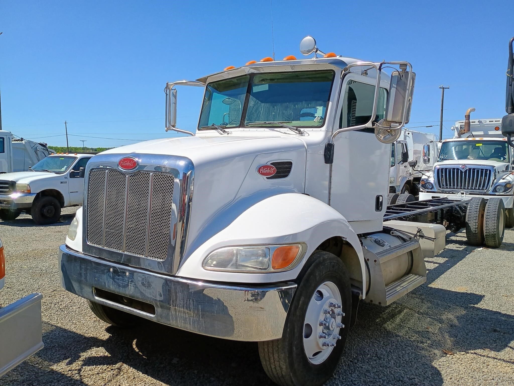 2008 PETERBILT 335 in Bealeton, VA