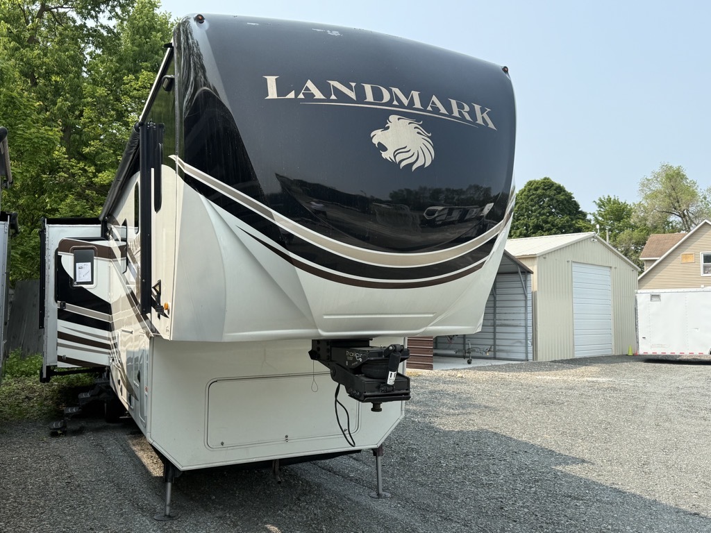 2015 Heartland LANDMARK 365 LM NEWPORT in vestal NY