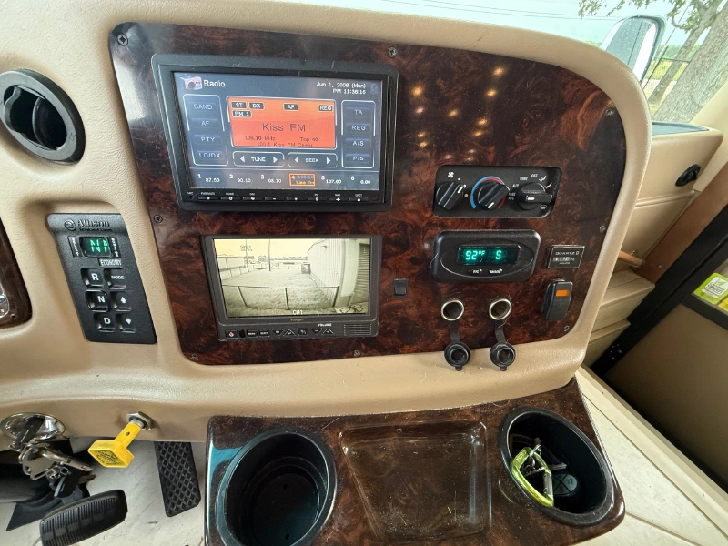 2011 ENTEGRA COACH ANTHEM
