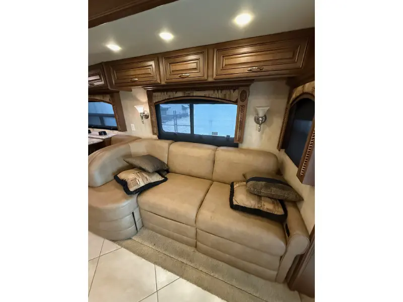 2011 ENTEGRA COACH ANTHEM