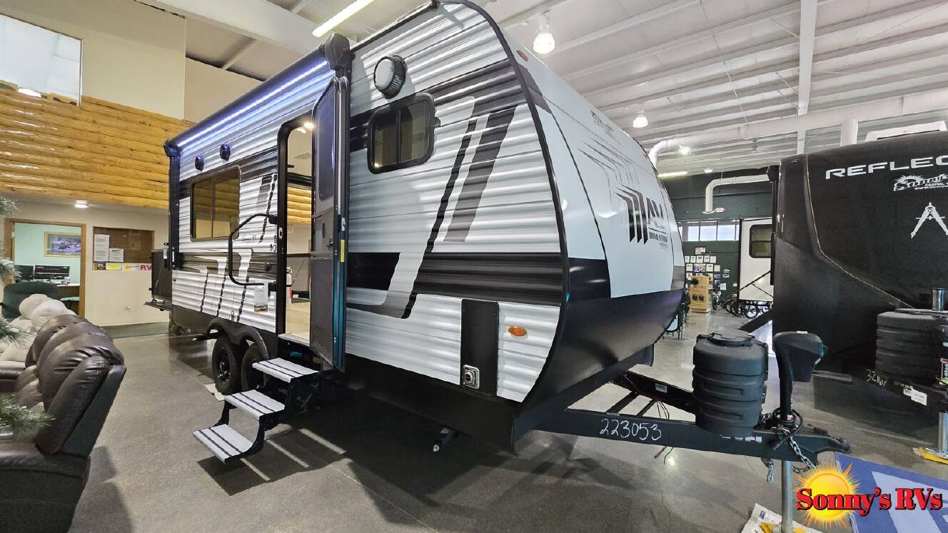 A photo of this 2026 Grand Design MOMENTUM 17MAV