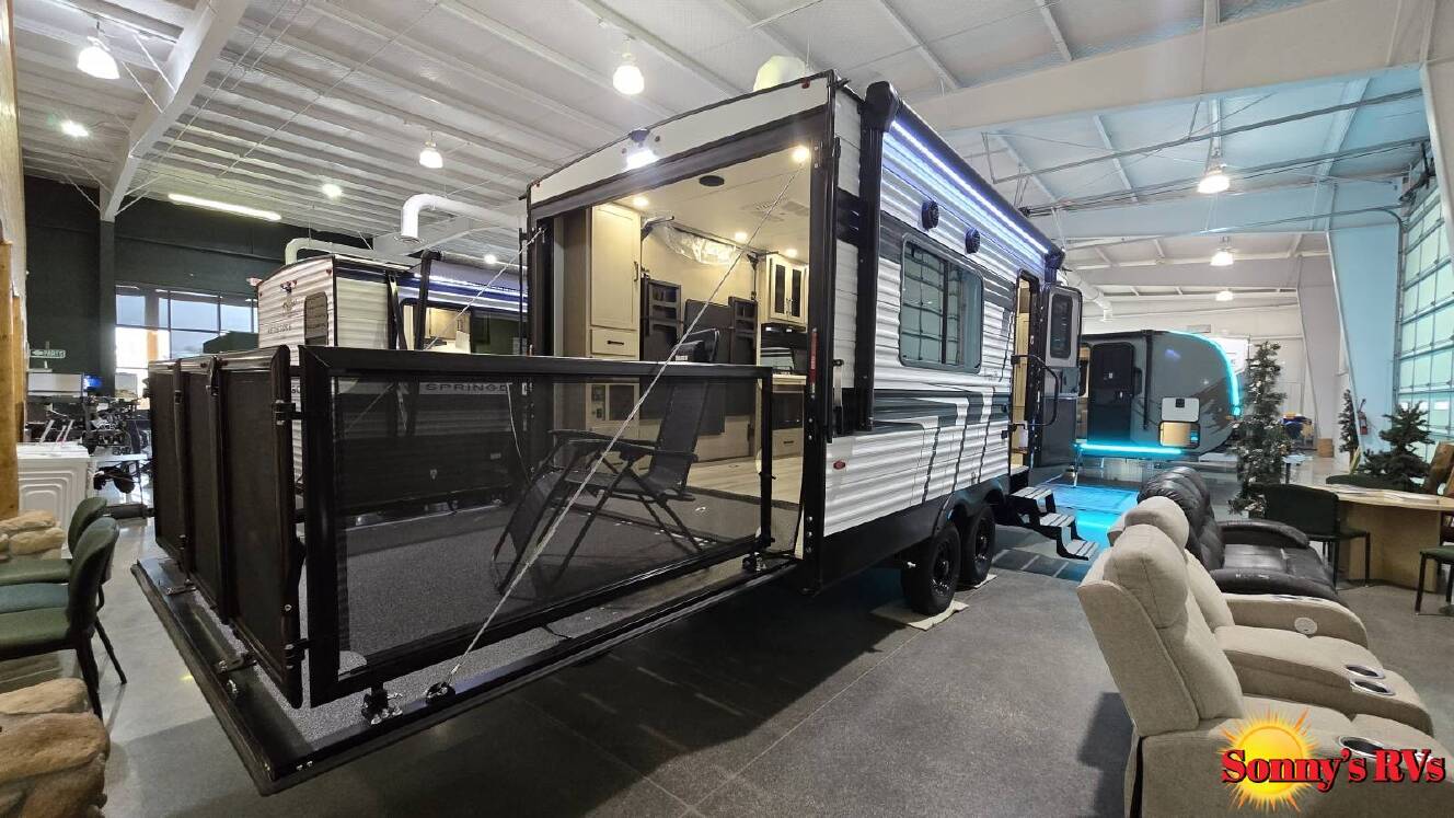 A photo of this 2026 Grand Design MOMENTUM 17MAV