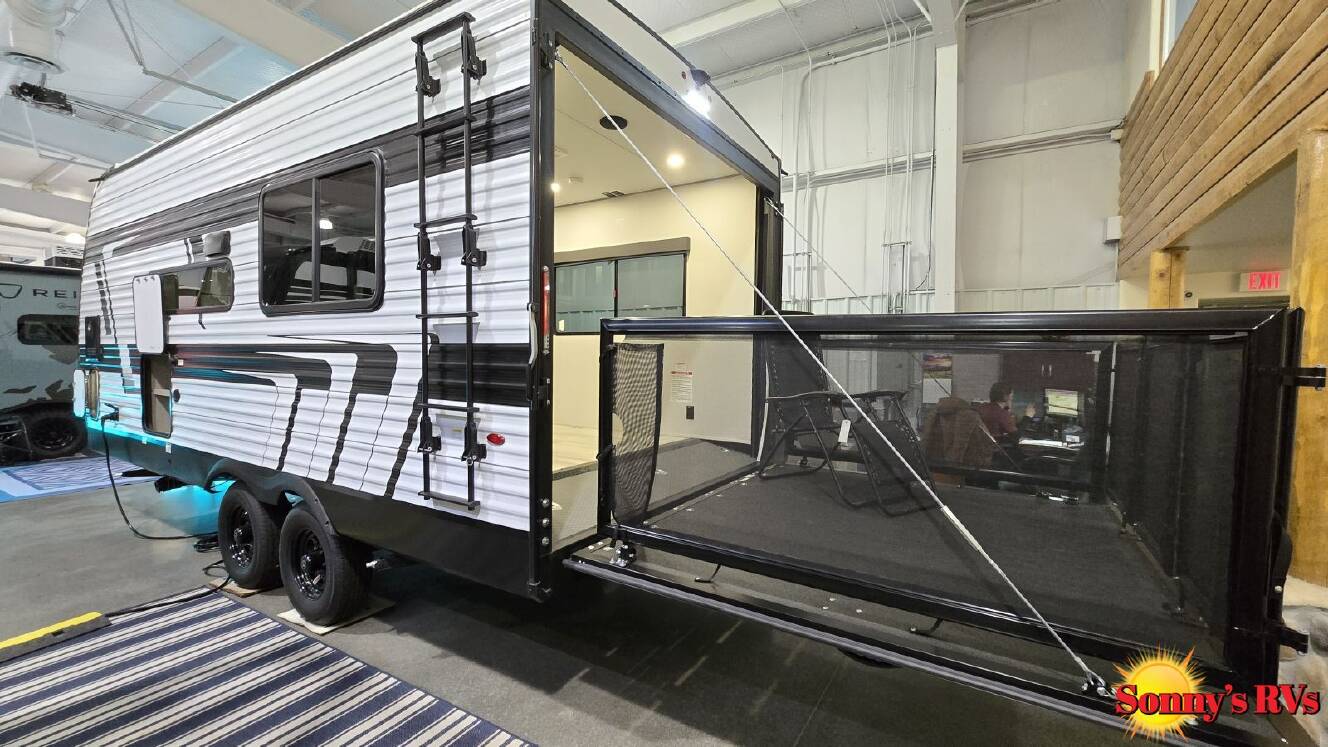 A photo of this 2026 Grand Design MOMENTUM 17MAV