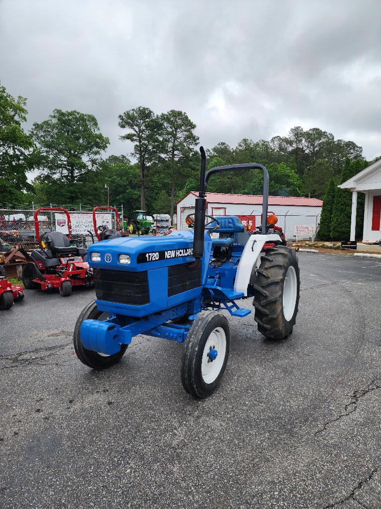 1996 NEW HOLLAND 1720 in Accomac, VA