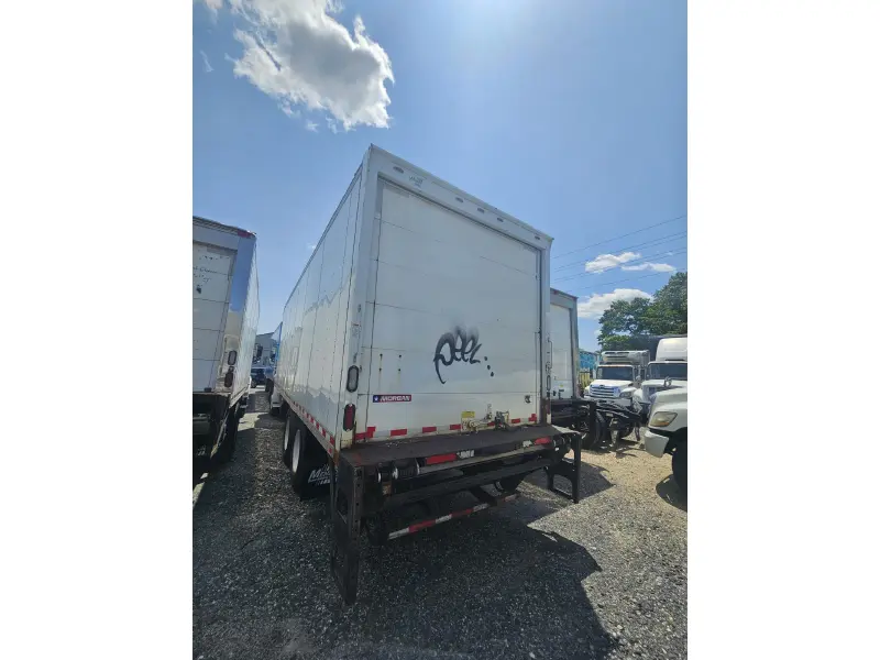 2019 FREIGHTLINER BUSINESS CLASS M2 106