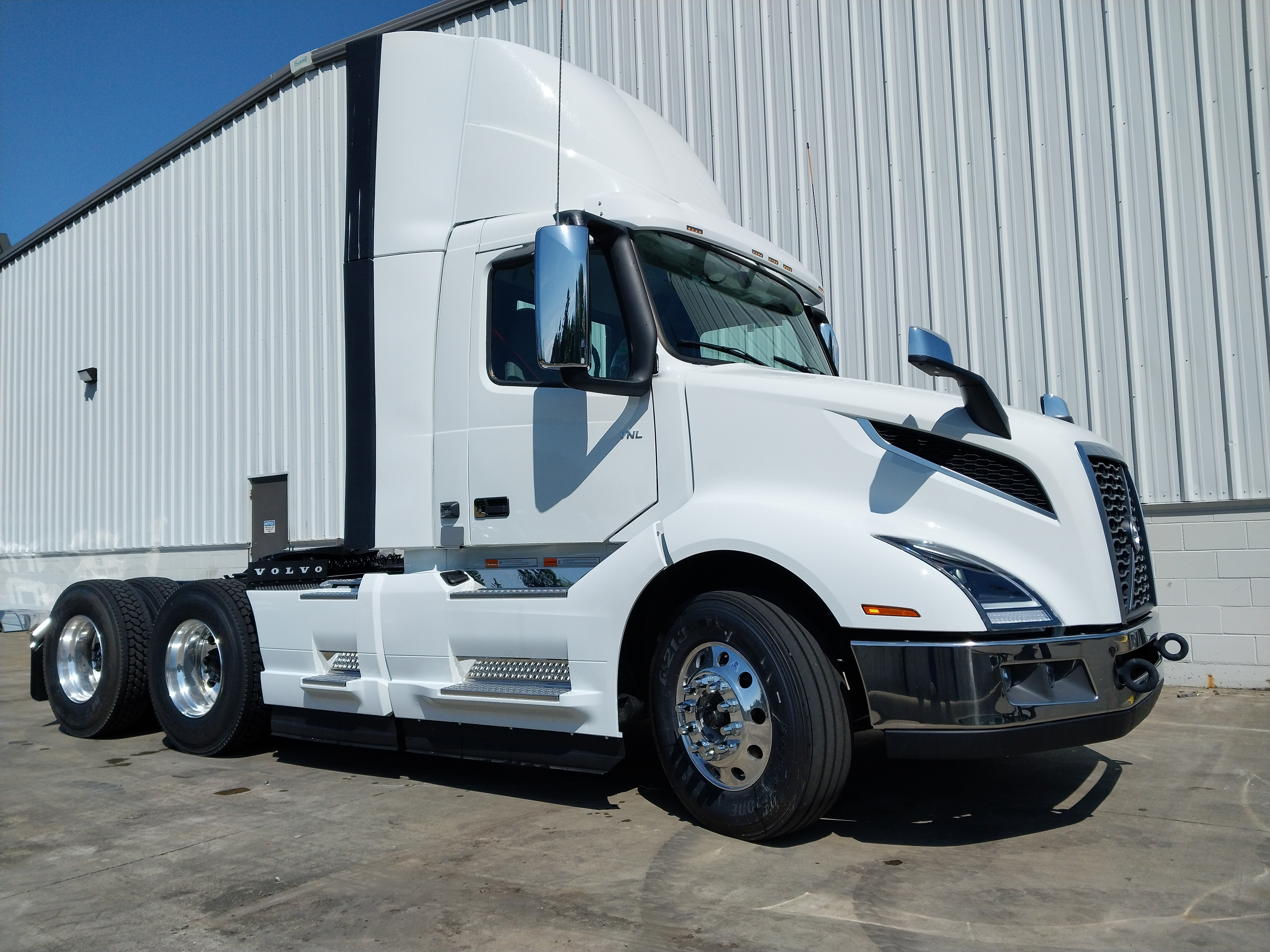 2025 VOLVO VNL64T300 in Seattle, WA