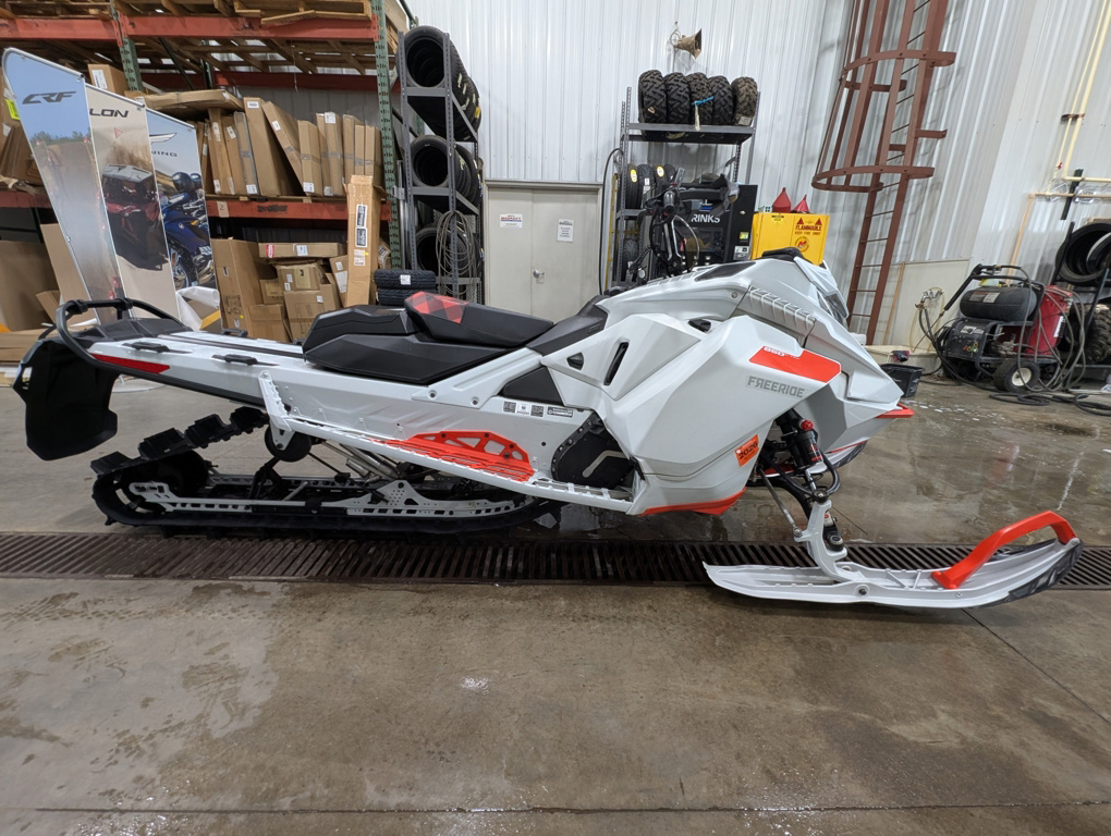 Freeride™ 154 For Sale Near 49829 - Ski-Doo Snowmobiles