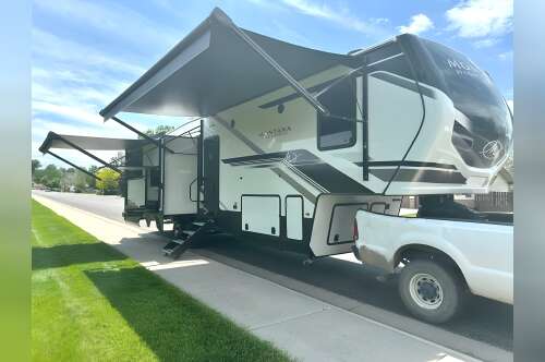 2025 Keystone Montana High Country 325RK in cody WY