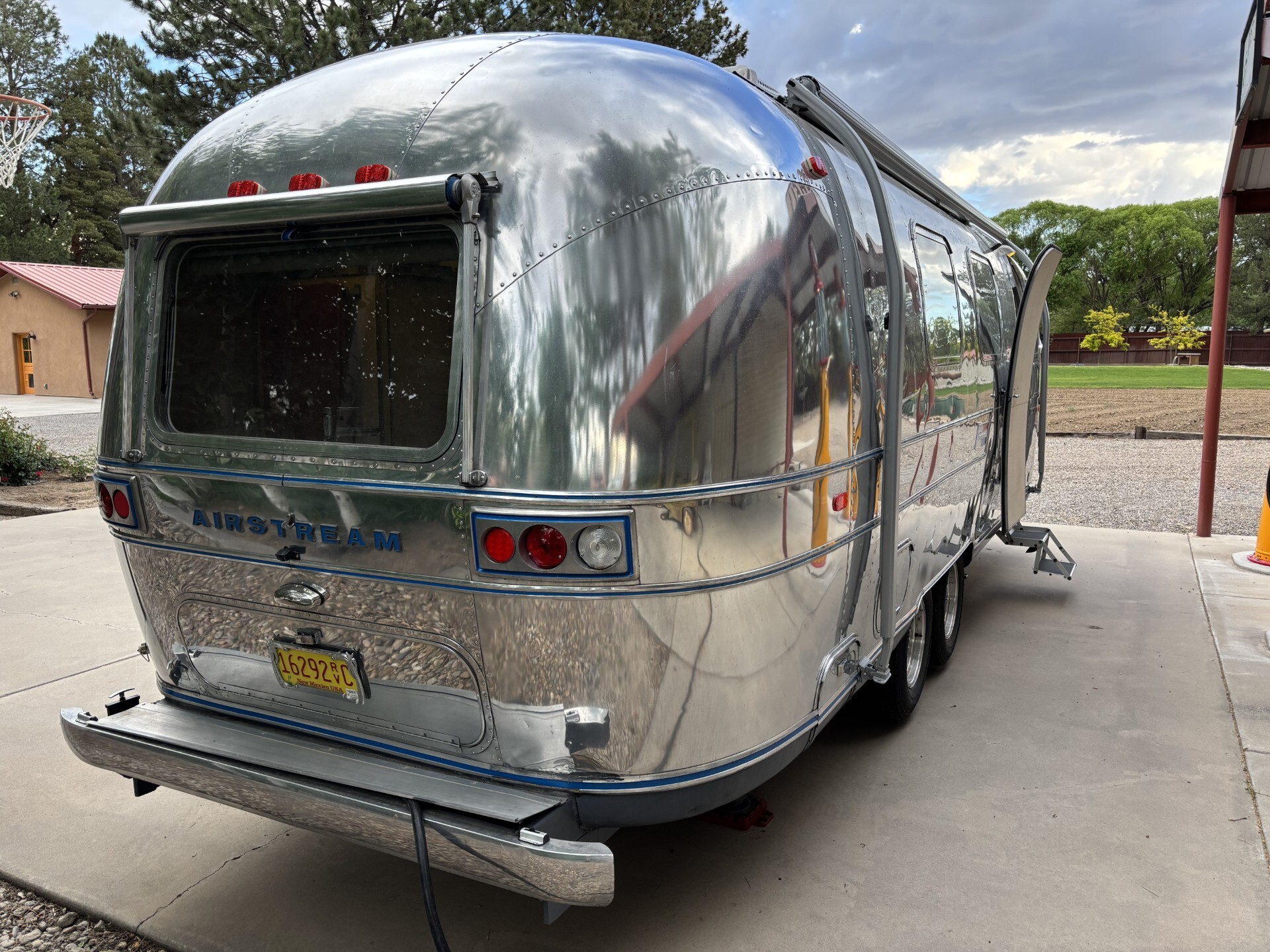 1972 Airstream OVERLANDER LAND YACHT in flora vista NM