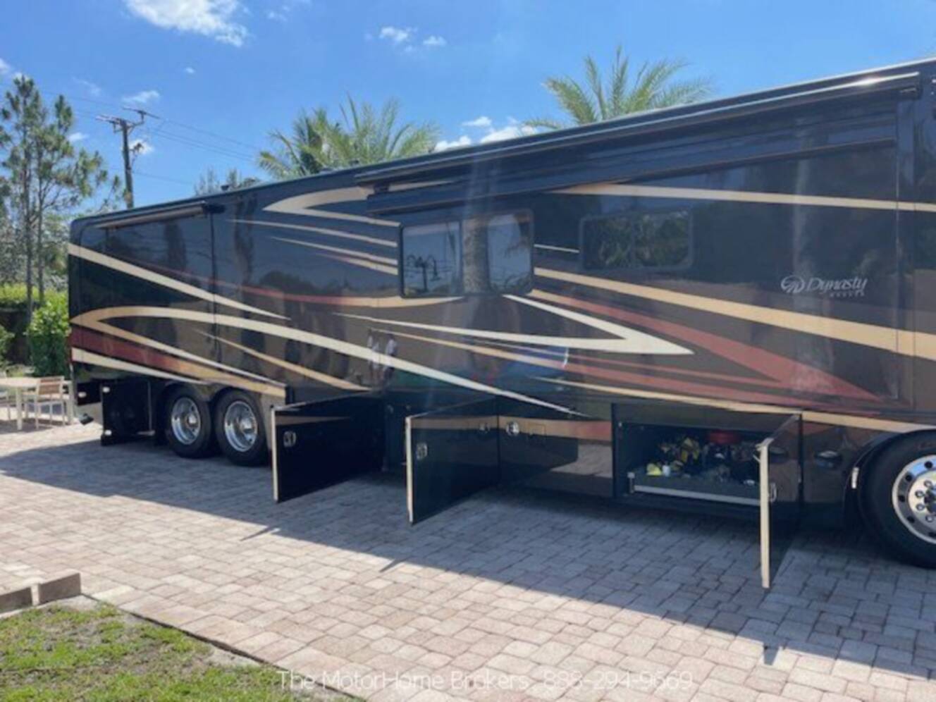 A photo of this 2008 Monaco DYNASTY SQUIRE IV