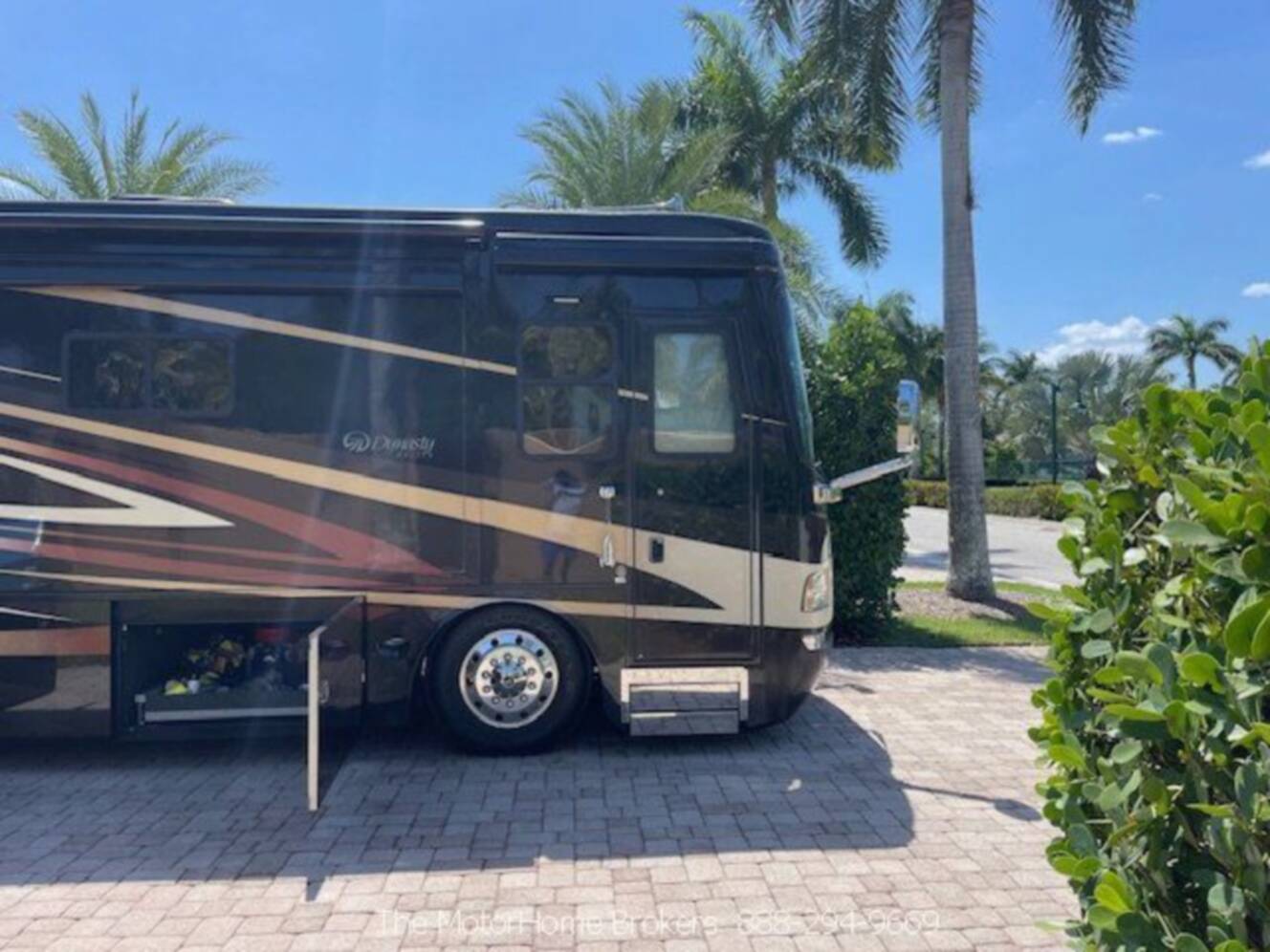 A photo of this 2008 Monaco DYNASTY SQUIRE IV