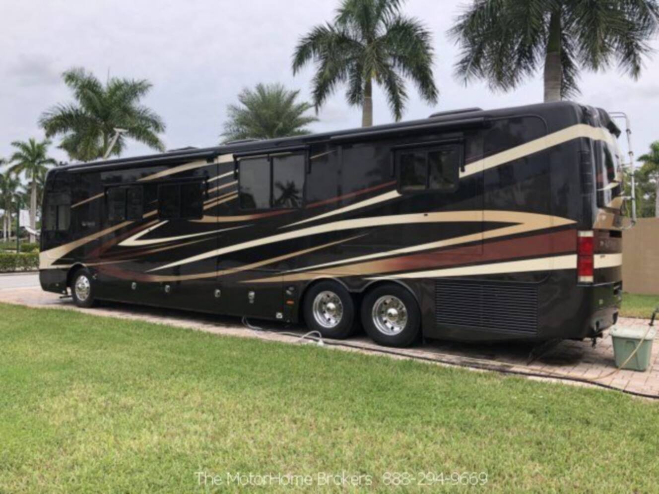 A photo of this 2008 Monaco DYNASTY SQUIRE IV