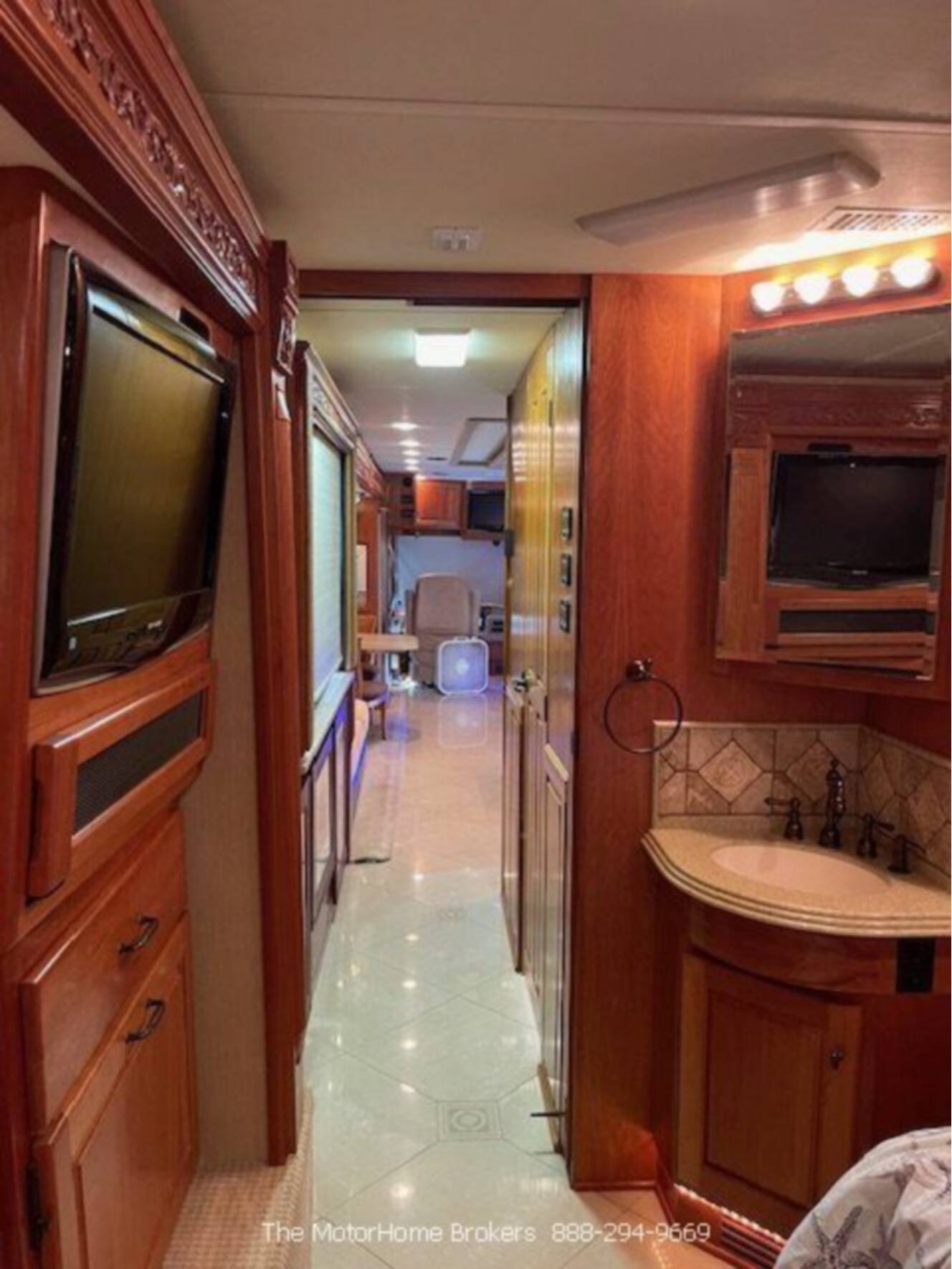 A photo of this 2008 Monaco DYNASTY SQUIRE IV