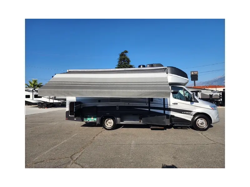 2021 DYNAMAX CORP ISATA 3 SERIES 24RWM