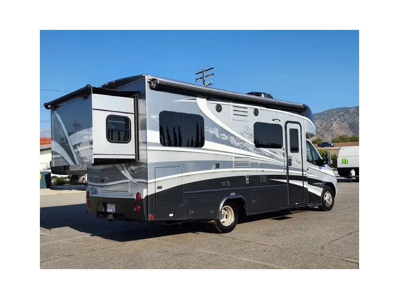 2021 DYNAMAX CORP ISATA 3 SERIES 24RWM