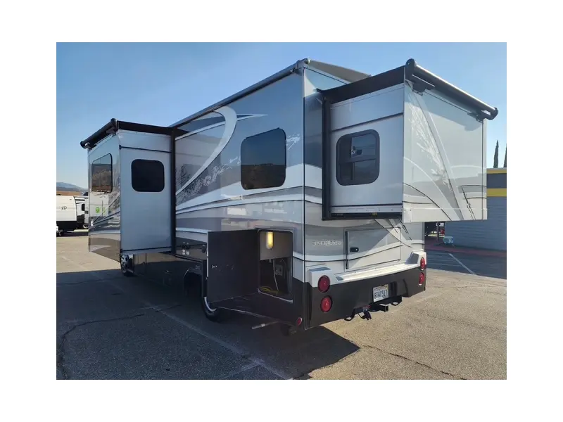 2021 DYNAMAX CORP ISATA 3 SERIES 24RWM