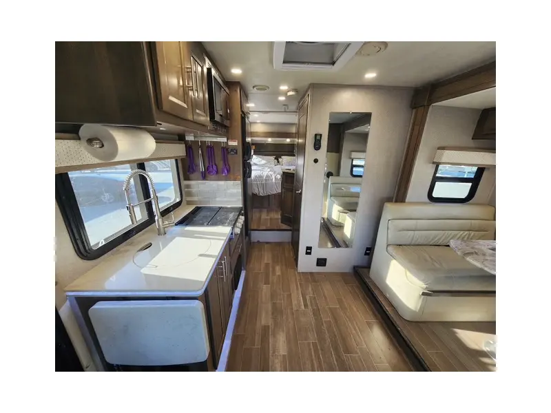 2021 DYNAMAX CORP ISATA 3 SERIES 24RWM