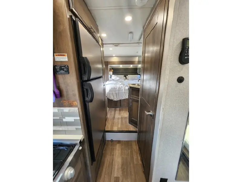 2021 DYNAMAX CORP ISATA 3 SERIES 24RWM