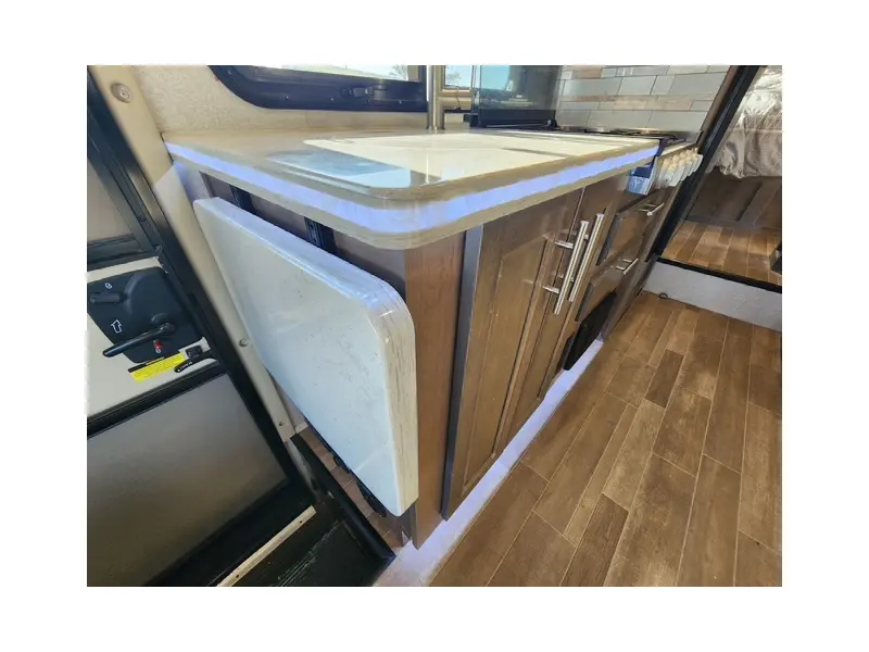 2021 DYNAMAX CORP ISATA 3 SERIES 24RWM