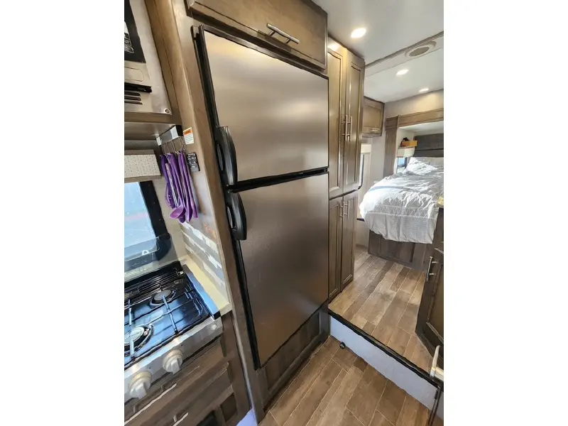 2021 DYNAMAX CORP ISATA 3 SERIES 24RWM