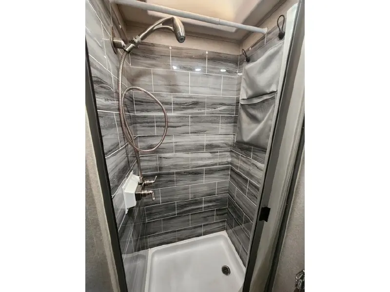 2021 DYNAMAX CORP ISATA 3 SERIES 24RWM