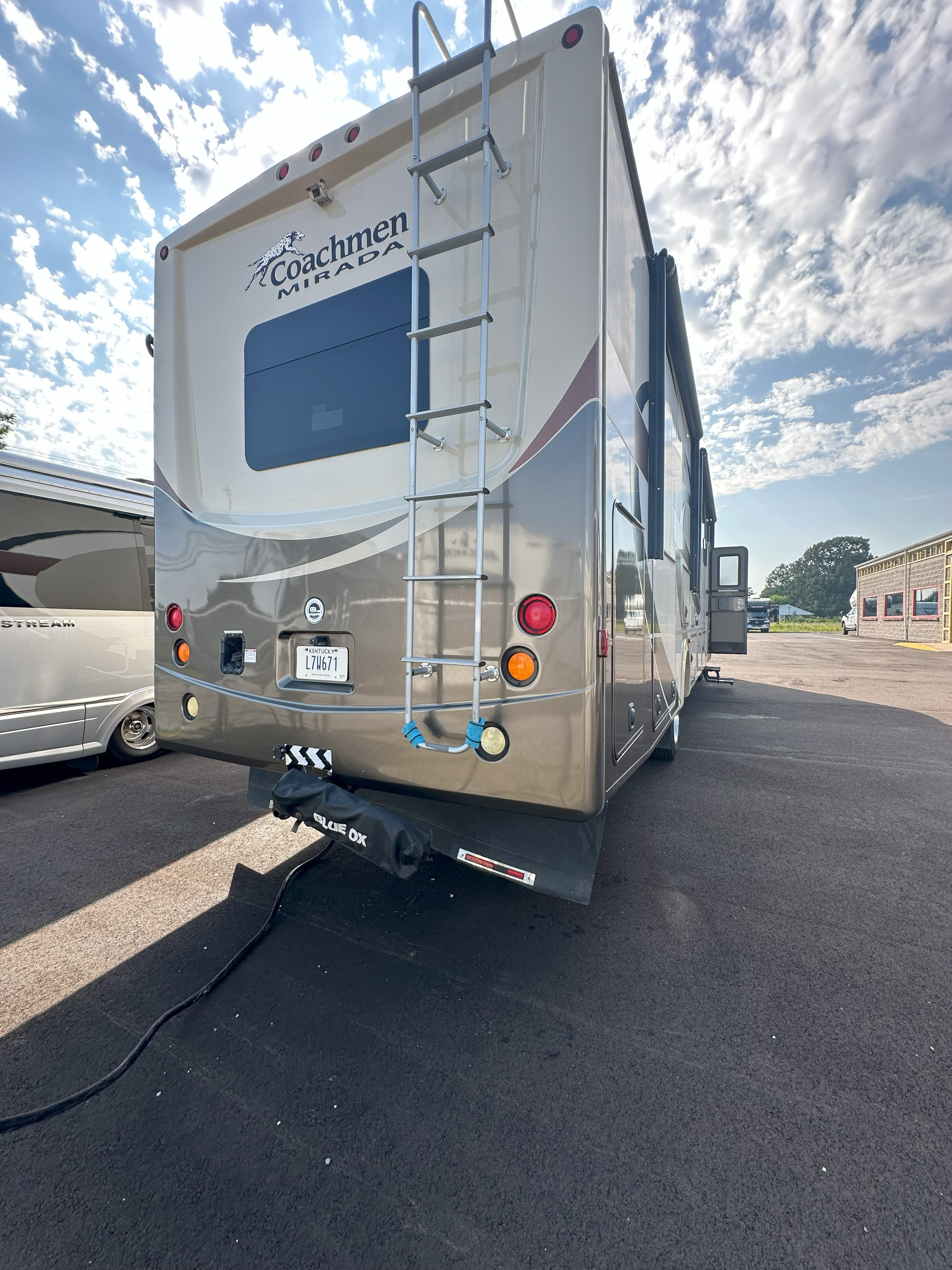 2017 Coachmen RV mirada 35kb