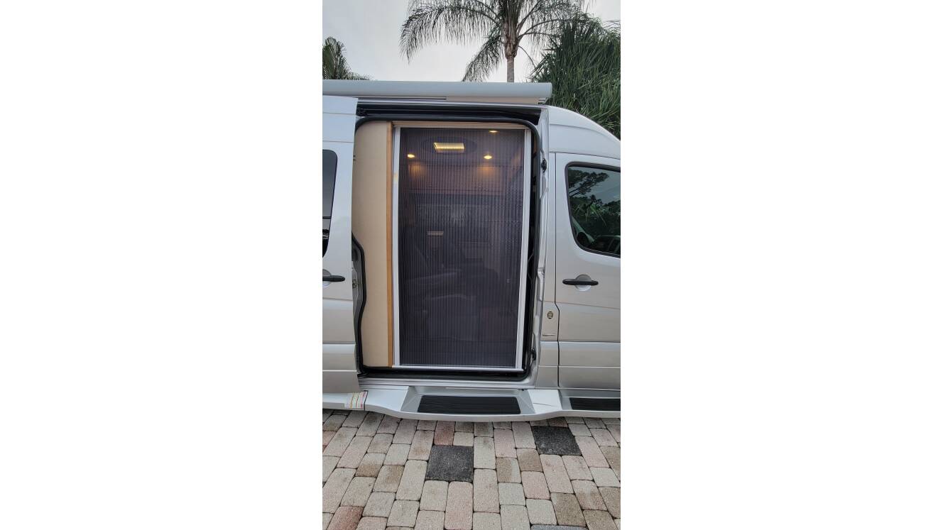 A photo of this 2016 Coachmen GALLERIA 24Q