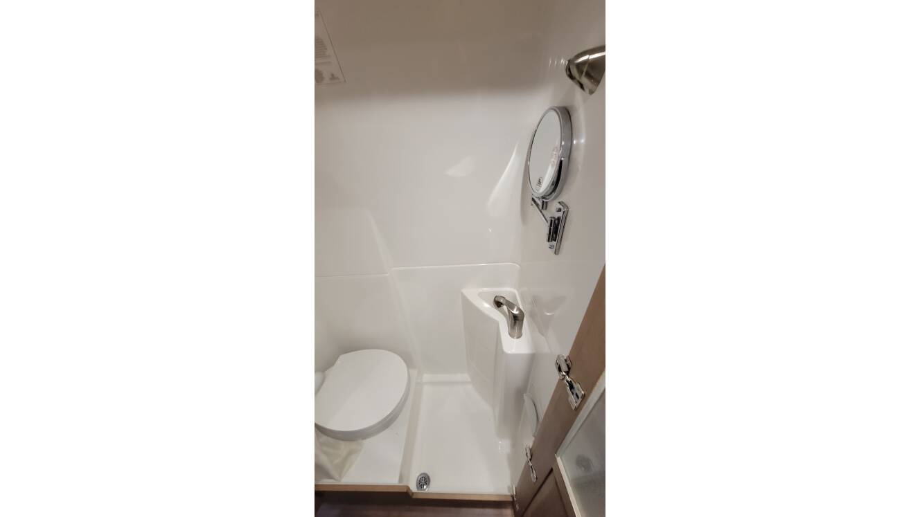 A photo of this 2016 Coachmen GALLERIA 24Q