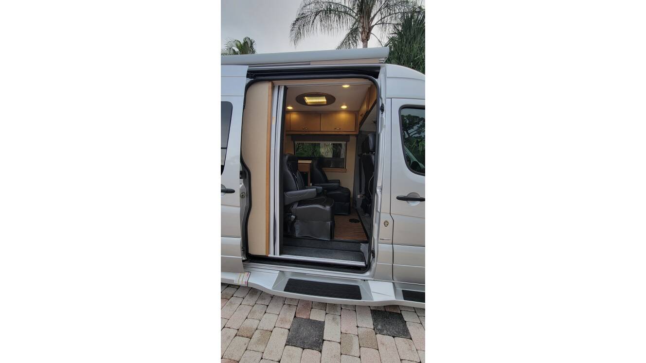 A photo of this 2016 Coachmen GALLERIA 24Q